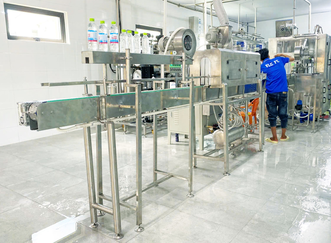 Dây chuyền chiết rót nước uống đóng chai Cao Nam Phát 1